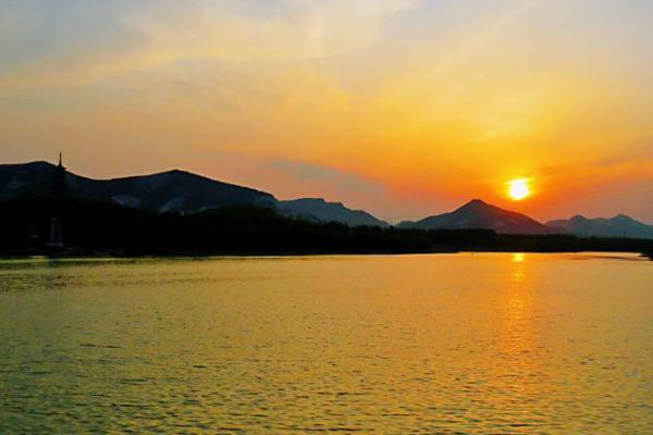 日落西山代表什么生肖(日落西山什么生肖)