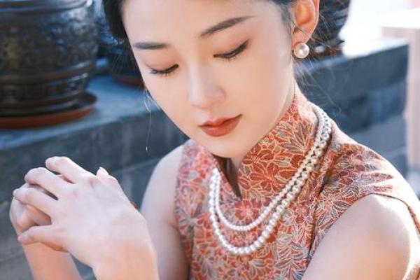 羽扇丝巾打一生肖(羽扇啥意思) 羽扇丝巾打一生肖(羽扇啥意思)