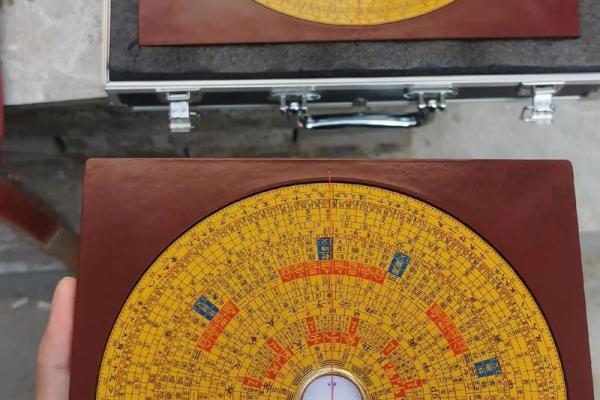 道家风水罗盘是相地之术的重要工具 预测风水必用