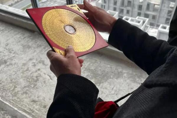 风水师为客户看房子好不好