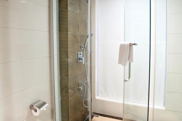 风水禁忌，卧室中带卫生间好吗