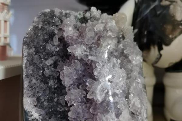 水晶风水_水晶碎石原石放家里好吗 水晶风水_水晶碎石原石放家里好吗