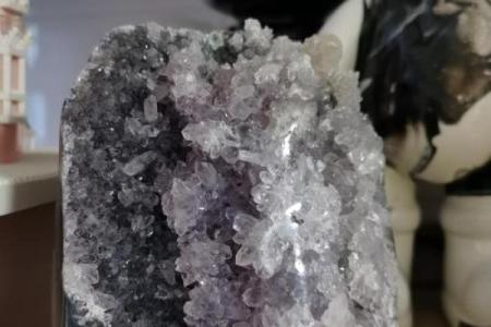 水晶风水_水晶碎石原石放家里好吗