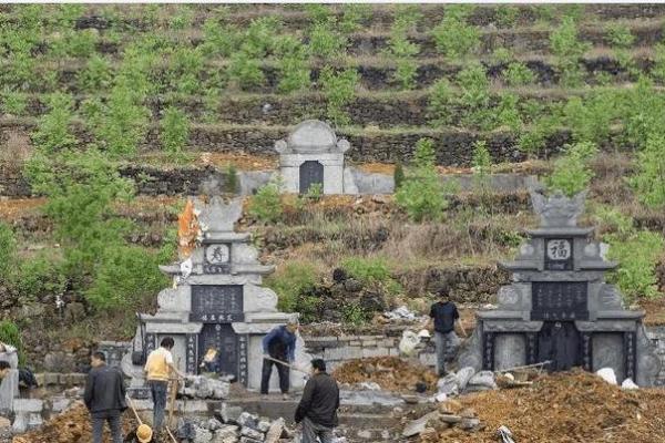 清明节临近，简单判断坟地风水