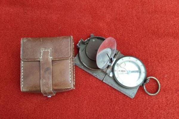 地图风水_高德地图指南针红色是哪个方向