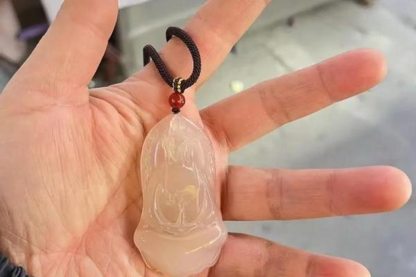 男士佩戴观音吊坠需要忌讳哪些方面呢