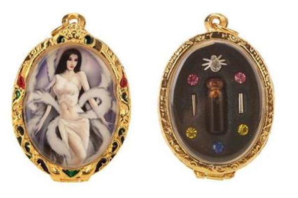 风水开光九尾狐佛牌的功效作用