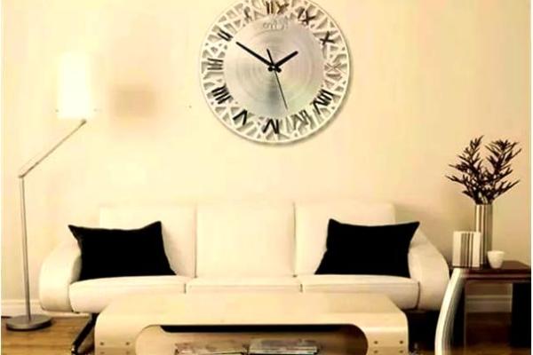 钟表摆放风水挂卧室墙壁好不好观点