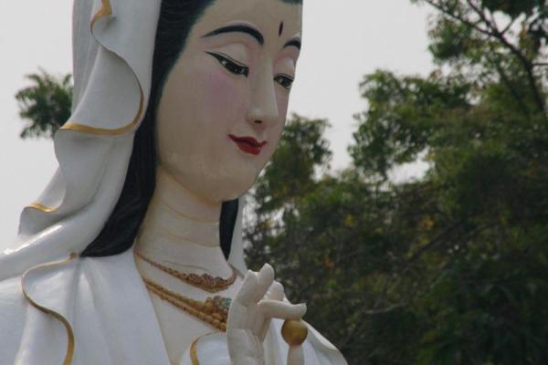 坟前放观音 坟前放观音