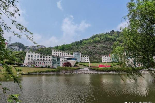 臭水塘房子风水讲究图片 臭水塘房子风水讲究图片