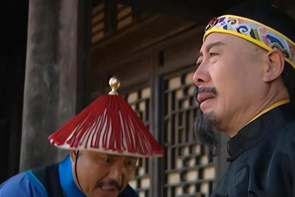 康熙帝拿出弘历的生辰八字，相士看后：是女必为娼，是男必为皇