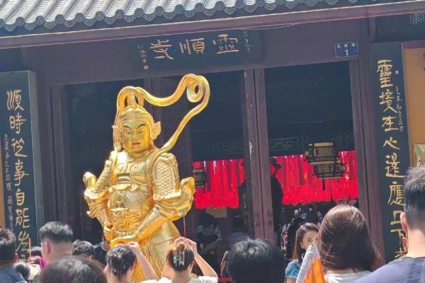 郑州寺庙外面有算命的么