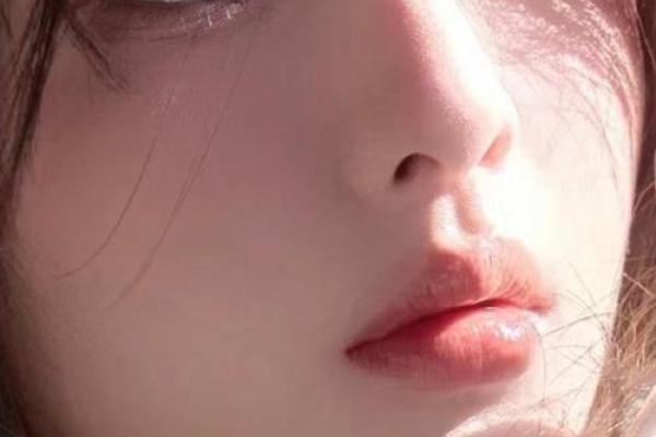 解析杨超越八字注定会红  杨超越面相分析