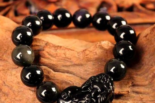 风水讲究女人戴黑曜石的禁忌五